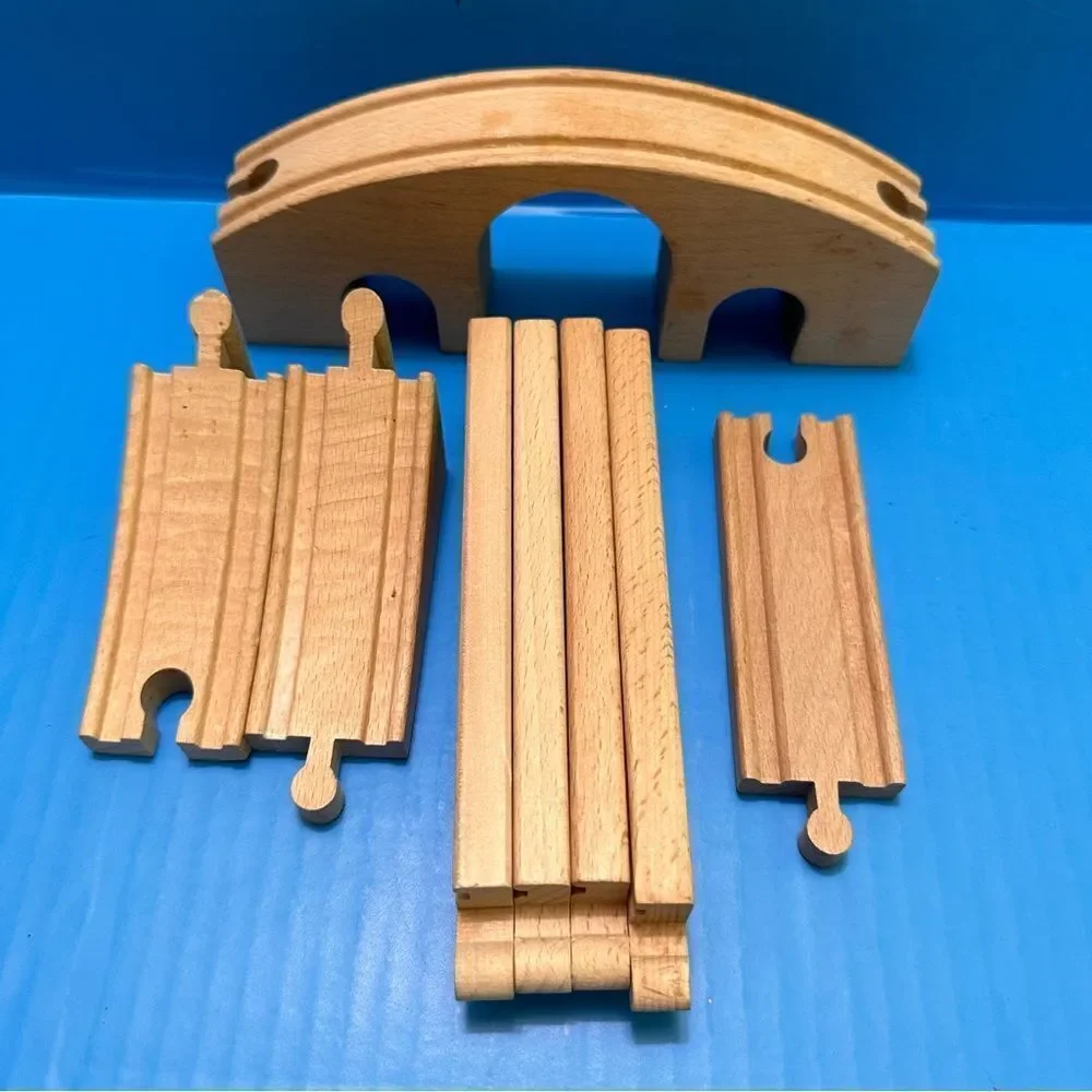 Melissa & Doug Wooden Railway Tracks /Bridge